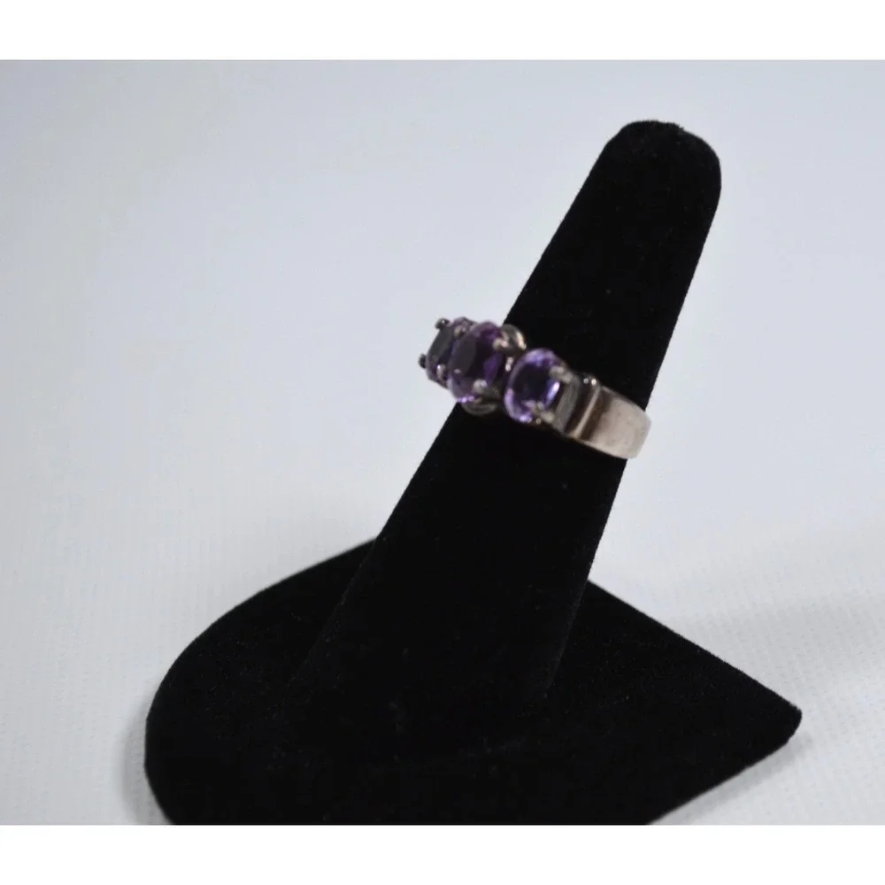 UTO‎ 925 Silver Tone Ring Size 5.5 3 Amethyst Stones